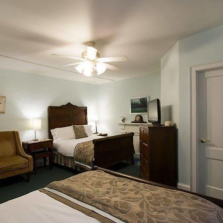 Rogues Harbor Inn Lansing المظهر الخارجي الصورة