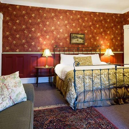 Rogues Harbor Inn Lansing المظهر الخارجي الصورة