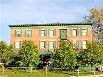Rogues Harbor Inn Lansing المظهر الخارجي الصورة
