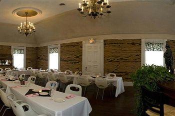 Rogues Harbor Inn Lansing المظهر الخارجي الصورة