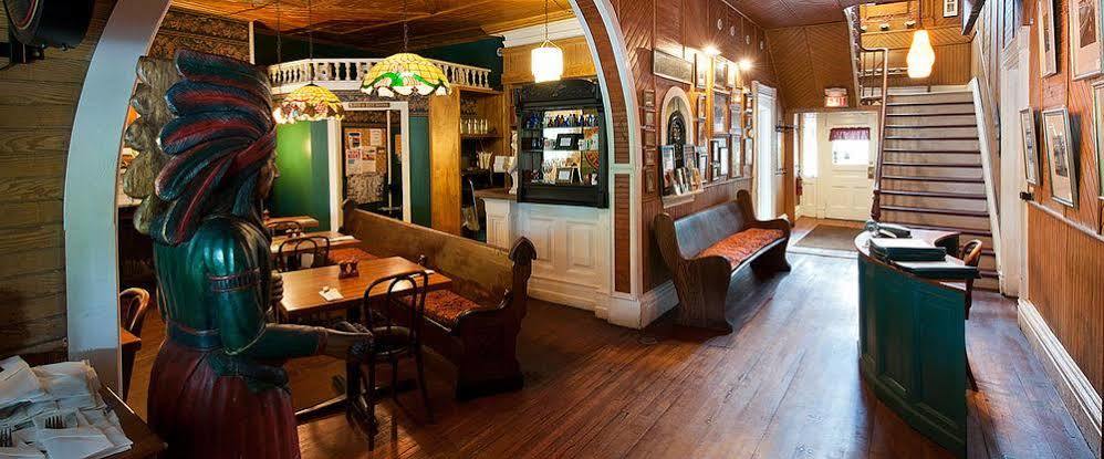 Rogues Harbor Inn Lansing المظهر الخارجي الصورة